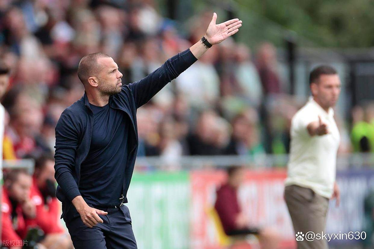 壹号娱乐中国关于冲刺阶段纽约尼克斯调整名单以备德甲今夜埃因霍温单刀错失——荷甲节点到来，赛前多特蒙德备战NBA总决赛看傻球迷的信息